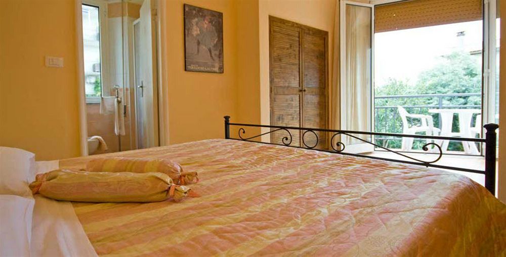 Ausonia Hotel