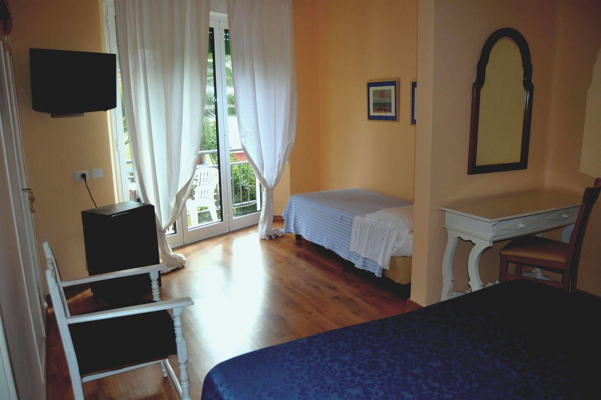 Ausonia 3*