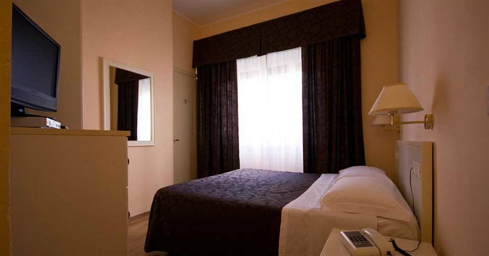 Ausonia Hotel 3*